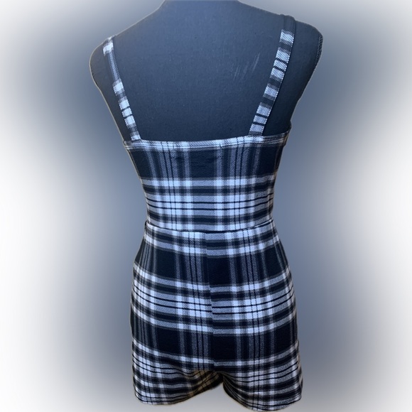 Almost Famous Black and White Checkered, Romper with wrap front. Size: M - Picture 2 of 3